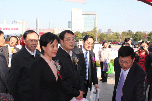 领导慰问指导工作